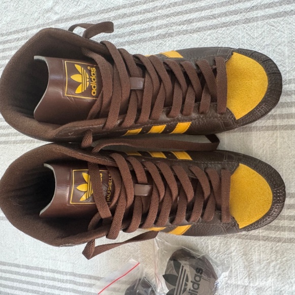 *RARE* Adidas Coffee (Brown) and Yellow High Half Shells - Picture 6 of 14